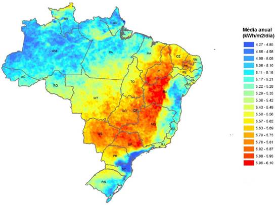 Radiação solar total no Brasil, kWh/m²/dia, em plano cuja inclinação é igual à latitude do local